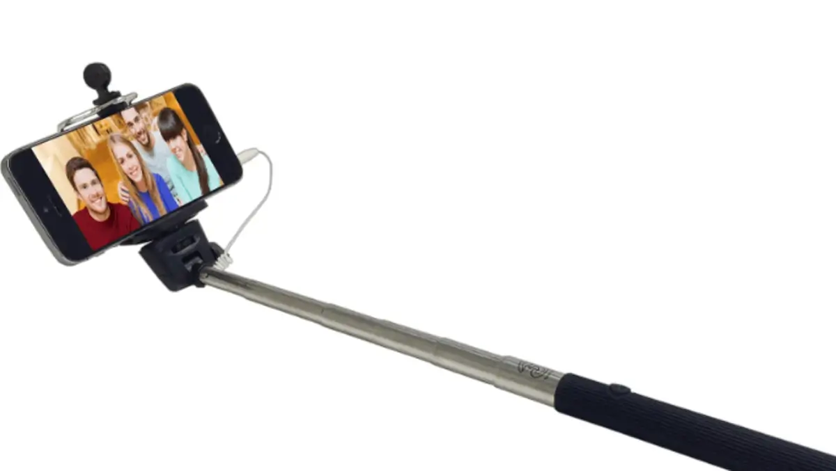 The best selfie sticks for iPhone and how to use them
